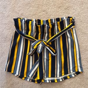 Brand:rue21 / size:medium / colors: blue,tan,yellow & white